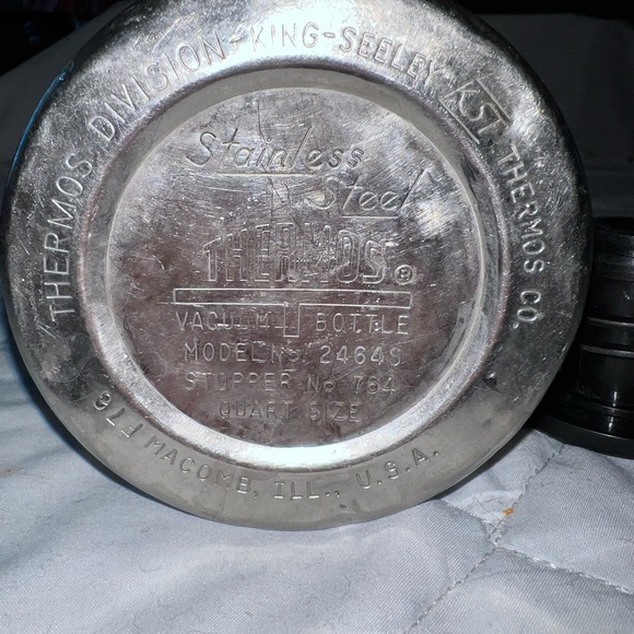 Thermos Stainless Steel Vacuum Bottle - Picture 5 of 6